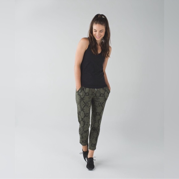 Lululemon Jet Crop Pant (Slim) *Luxtreme - Picture 1 of 15